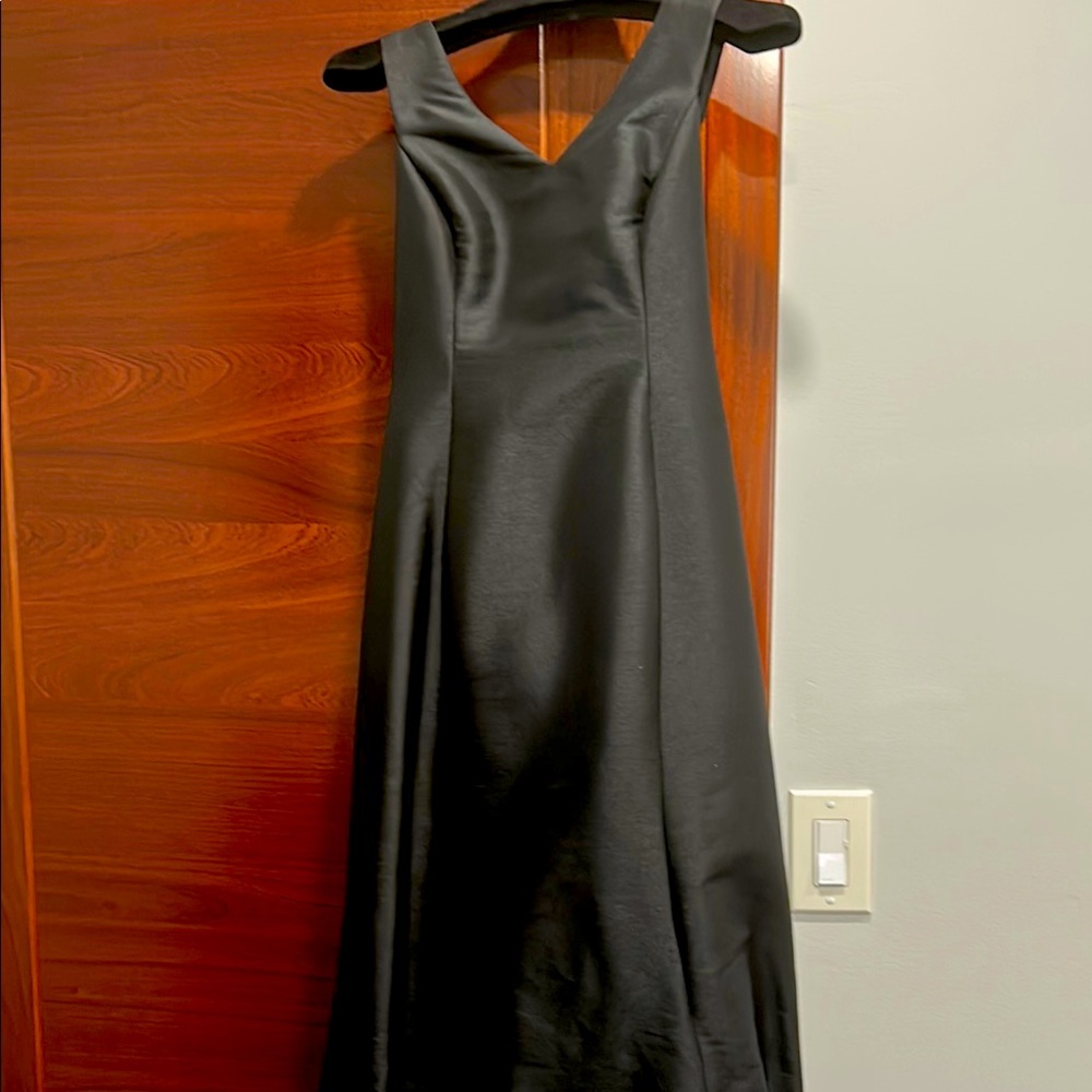 Monique Lhuillier Black Sheath Maxi Dress V-Neck Sleeveless